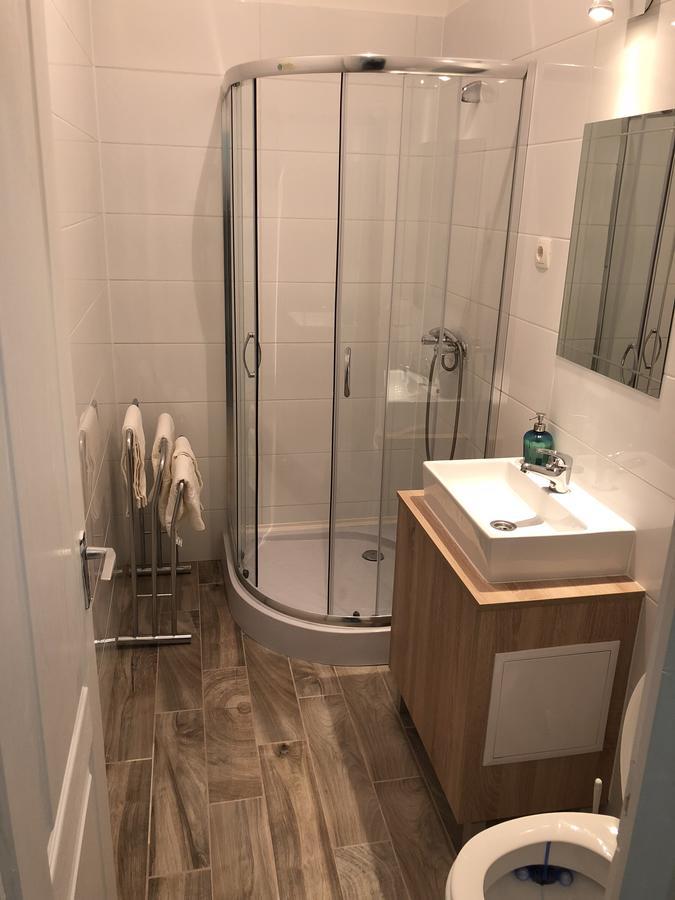 Vinolia Apartment's *