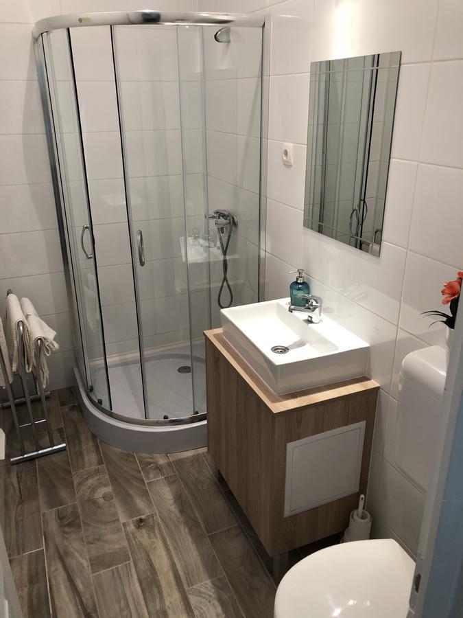 Vinolia Apartment's